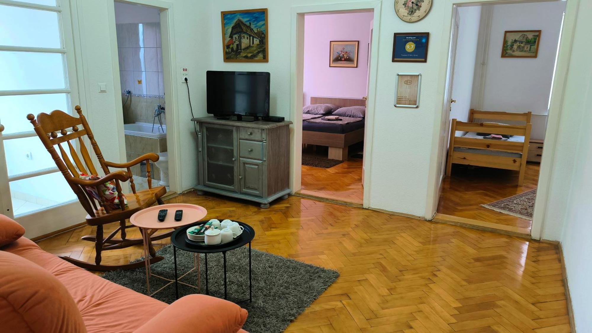 Appartamento Trosoban Stan U Zenici Zenica Esterno foto