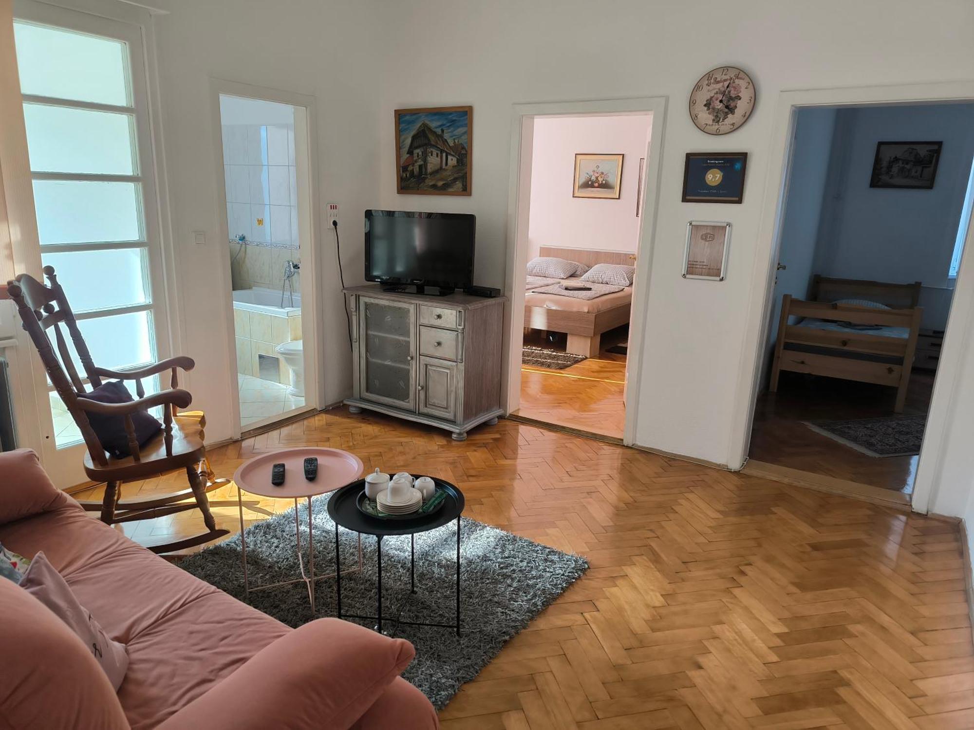 Appartamento Trosoban Stan U Zenici Zenica Esterno foto
