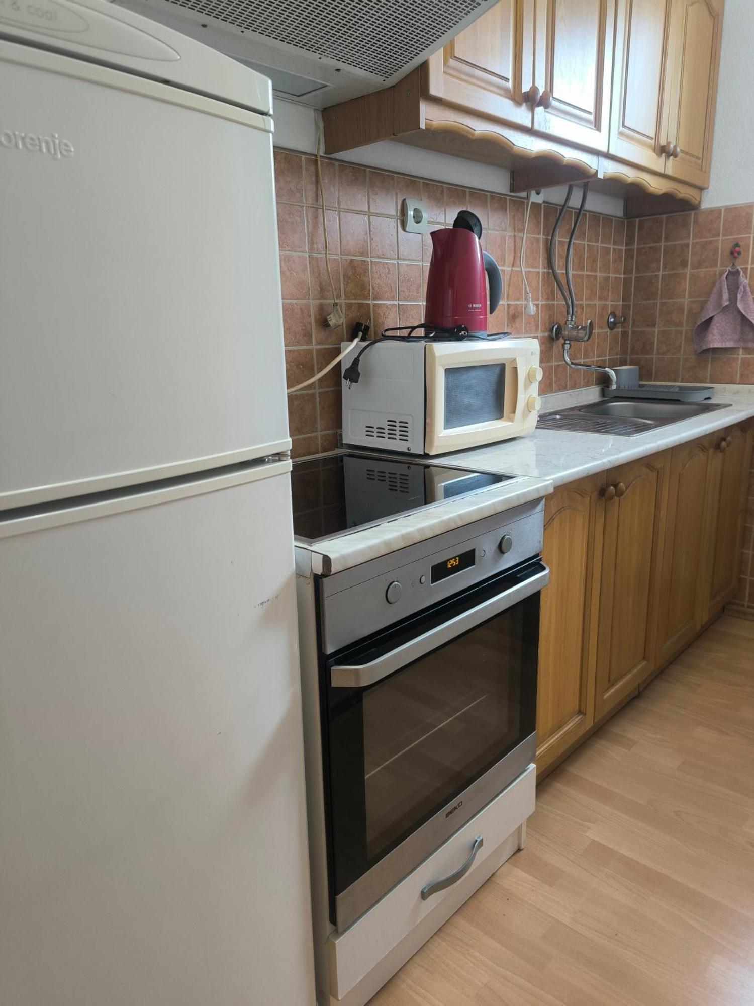 Appartamento Trosoban Stan U Zenici Zenica Esterno foto