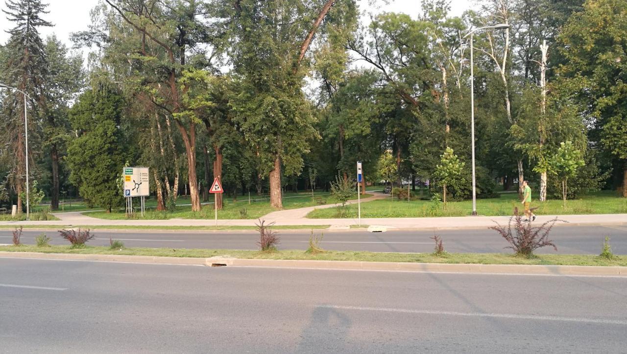 Appartamento Trosoban Stan U Zenici Zenica Esterno foto