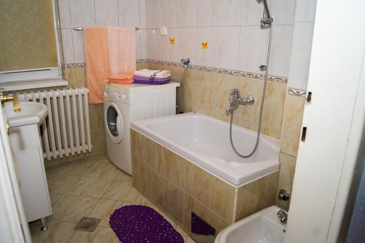 Appartamento Trosoban Stan U Zenici Zenica Esterno foto