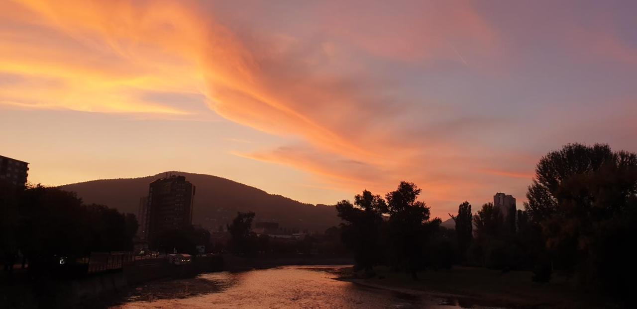 Appartamento Trosoban Stan U Zenici Zenica Esterno foto