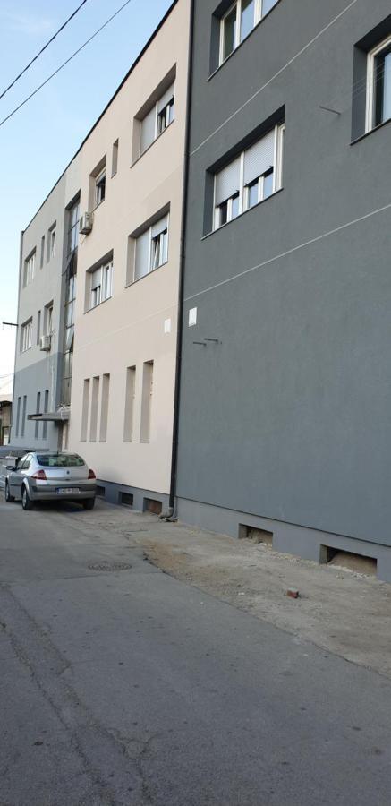 Appartamento Trosoban Stan U Zenici Zenica Esterno foto