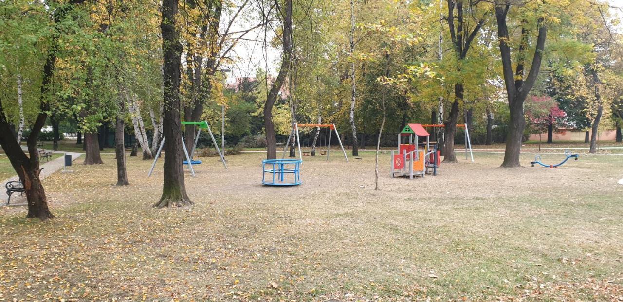 Appartamento Trosoban Stan U Zenici Zenica Esterno foto